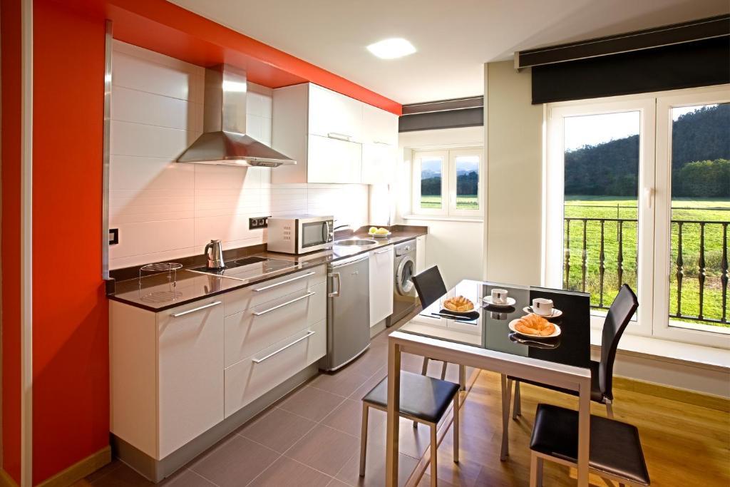 Apartamentos Spa Villa Pasiega Hoznayo Kamer foto